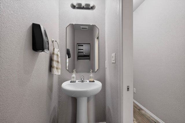 3194 Calle Nueva Vista, Santa Fe, NM 87507