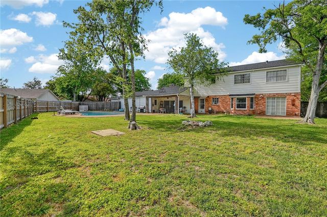1204 King Arthur Circle, College Station, TX 77840
