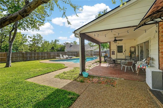 1204 King Arthur Circle, College Station, TX 77840