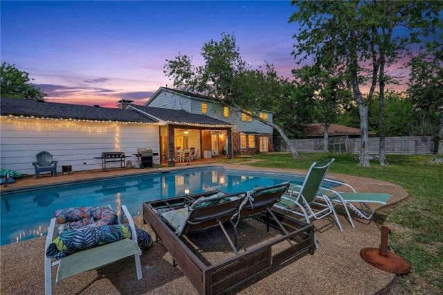 1204 King Arthur Circle, College Station, TX 77840