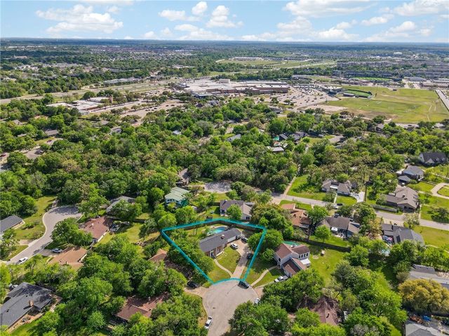 1204 King Arthur Circle, College Station, TX 77840