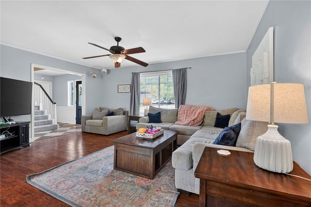 1204 King Arthur Circle, College Station, TX 77840