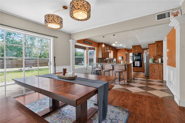 1204 King Arthur Circle, College Station, TX 77840