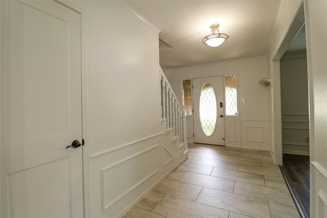 202 Laura Lane, Conroe, TX 77385