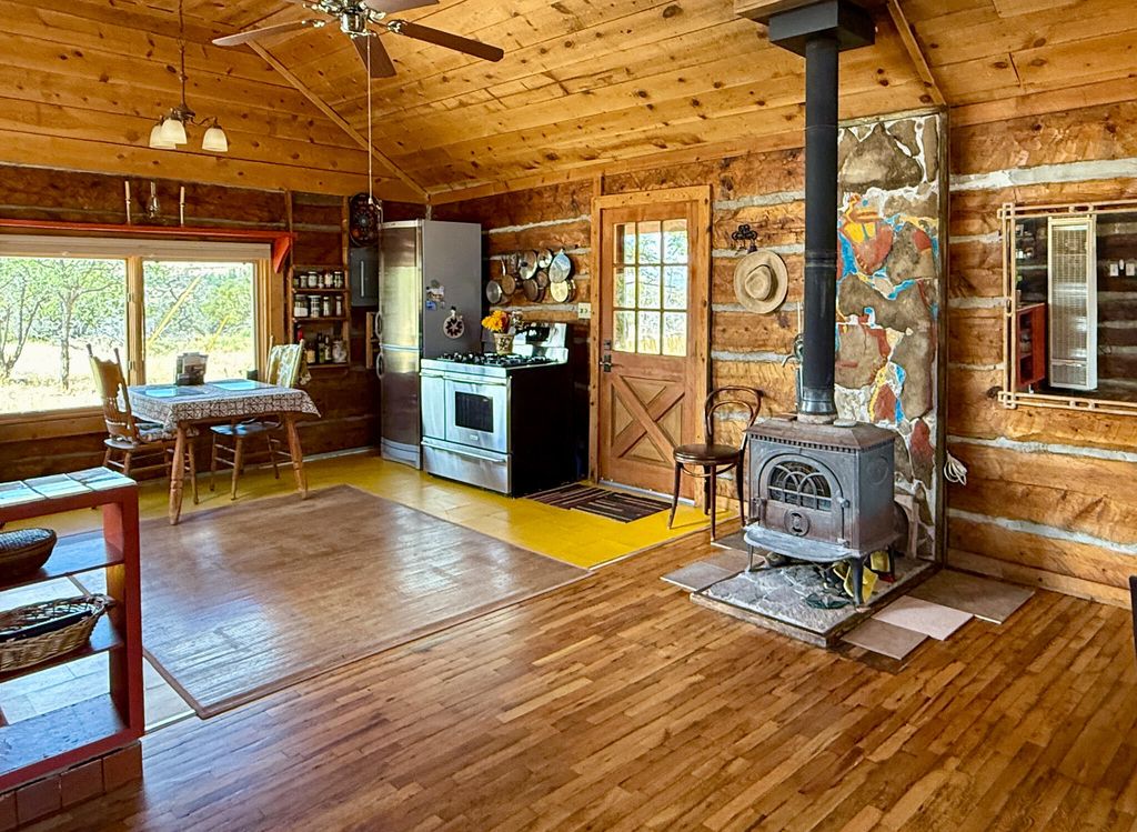 Image 10 of property listing at 64 Milky Way Road, Ramah, NM 87321