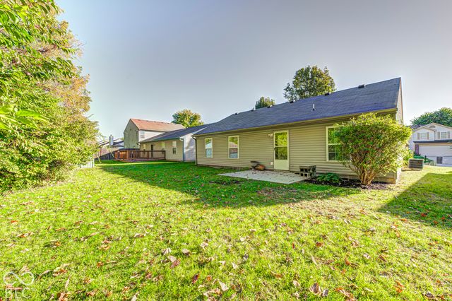 5916 Rolling Bluff, Indianapolis, IN 46221