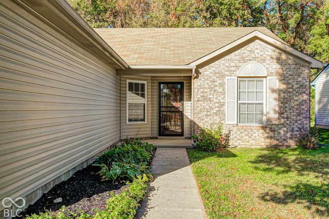 5916 Rolling Bluff, Indianapolis, IN 46221