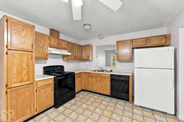 5916 Rolling Bluff, Indianapolis, IN 46221
