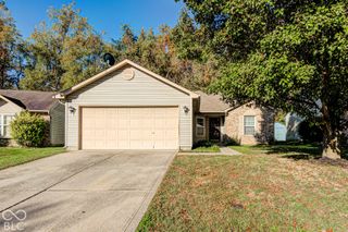 5916 Rolling Bluff, Indianapolis, IN 46221