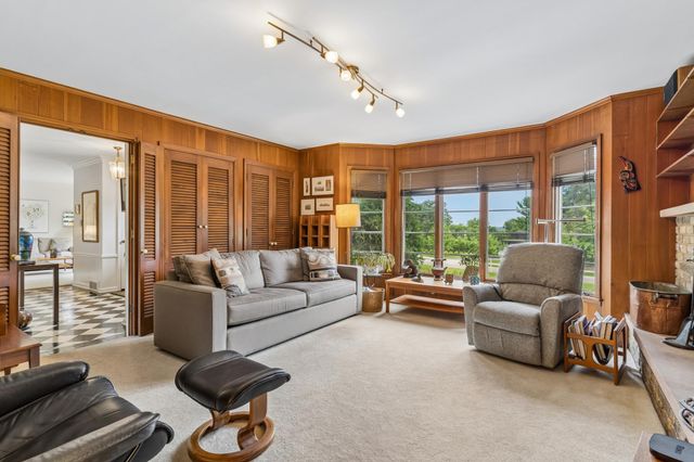 1605 Edgcumbe Road, Saint Paul, MN 55116