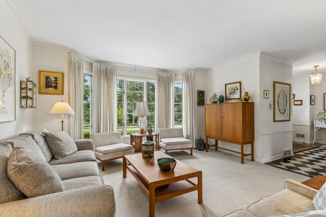 1605 Edgcumbe Road, Saint Paul, MN 55116