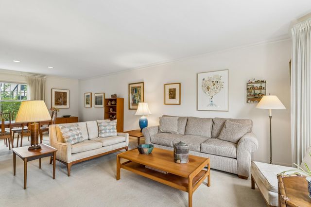 1605 Edgcumbe Road, Saint Paul, MN 55116