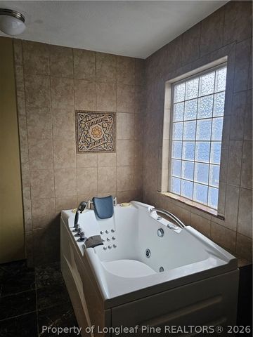 118 Garfield Drive, Raeford, NC 28376