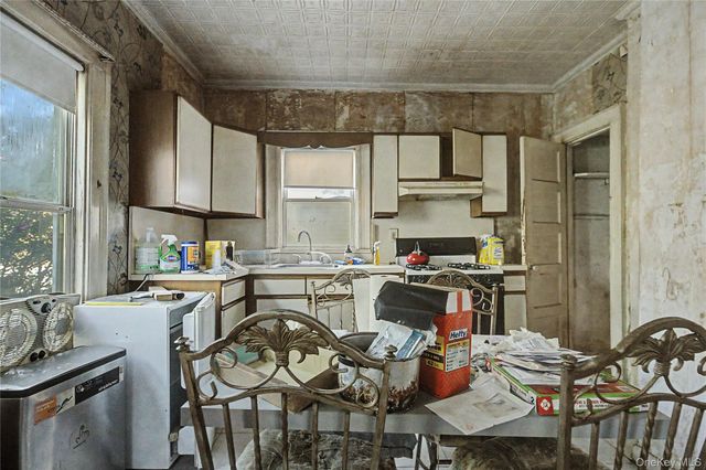 342 E 5th Street, Brooklyn, NY 11218