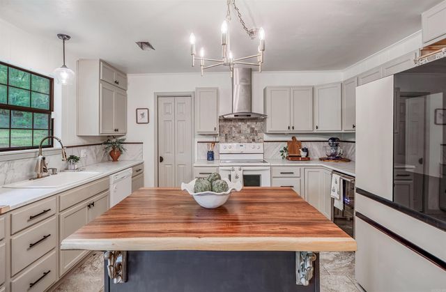21 Springhill Drive, Greenbrier, AR 72058