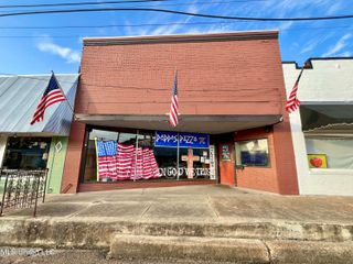 214 E Marion Avenue, Crystal Springs, MS 39059