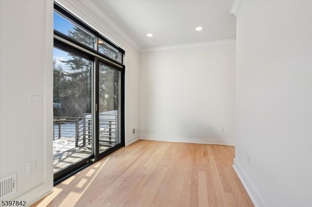32 Felch Rd, Florham Park Boro, NJ 07932