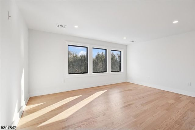 32 Felch Rd, Florham Park Boro, NJ 07932