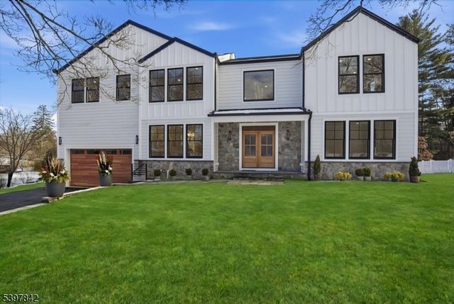 32 Felch Rd, Florham Park Boro, NJ 07932