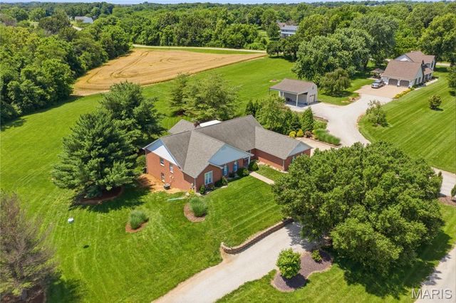 5326 Konarcik Road, Waterloo, IL 62298