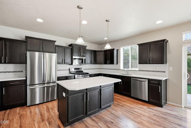 21141 SE Azalia Avenue, Bend, OR 97702