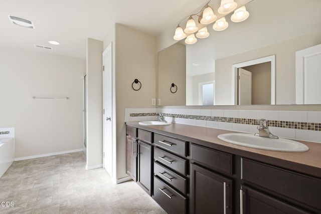 21141 SE Azalia Avenue, Bend, OR 97702