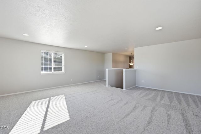 21141 SE Azalia Avenue, Bend, OR 97702