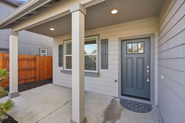 21141 SE Azalia Avenue, Bend, OR 97702
