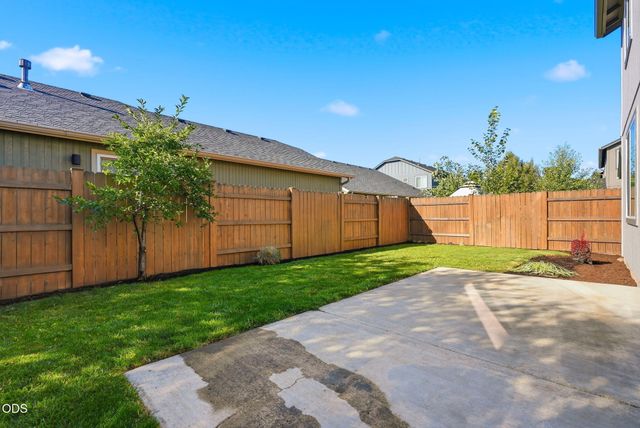 21141 SE Azalia Avenue, Bend, OR 97702
