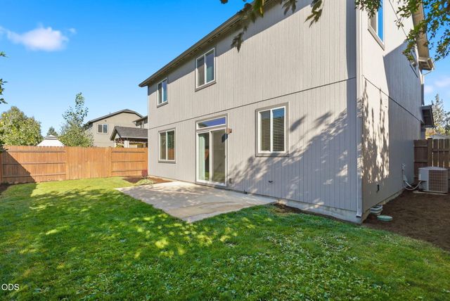 21141 SE Azalia Avenue, Bend, OR 97702
