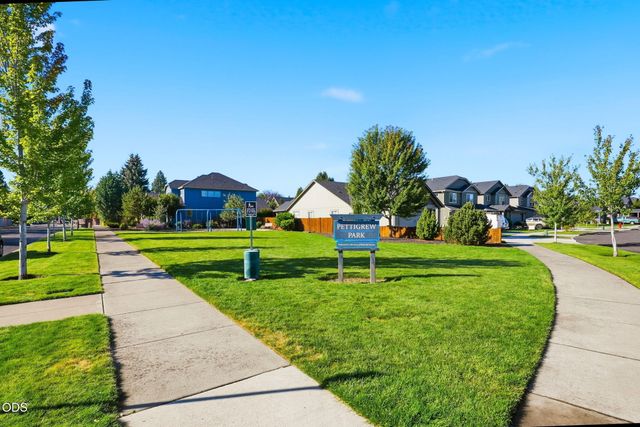 21141 SE Azalia Avenue, Bend, OR 97702