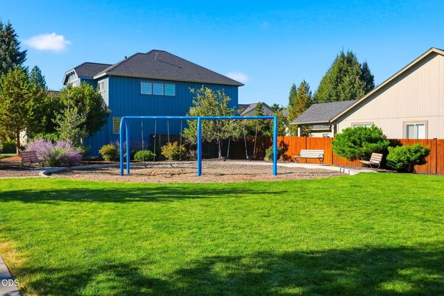 21141 SE Azalia Avenue, Bend, OR 97702