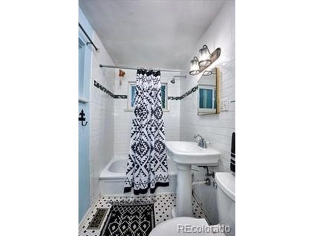 746 Stuart St, Denver, CO 80204