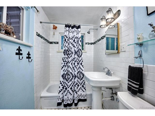 746 Stuart St, Denver, CO 80204