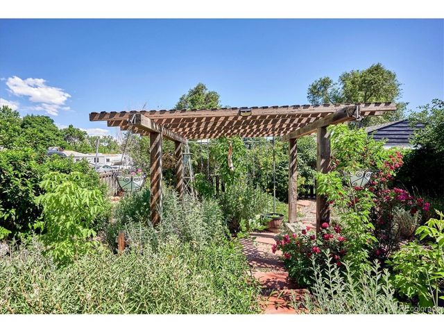 746 Stuart St, Denver, CO 80204