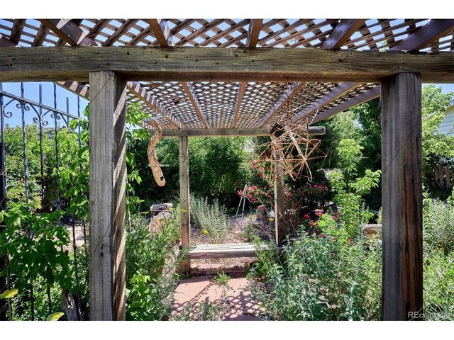 746 Stuart St, Denver, CO 80204
