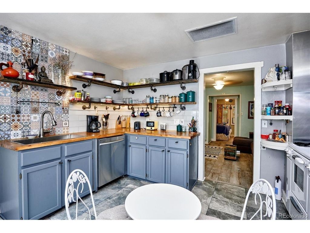 746 Stuart St, Denver, CO 80204