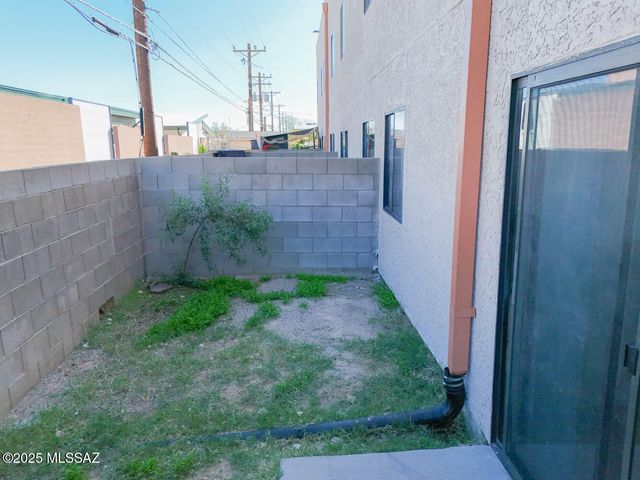 455 W Kelso St Apt 103, Tucson, AZ 85705