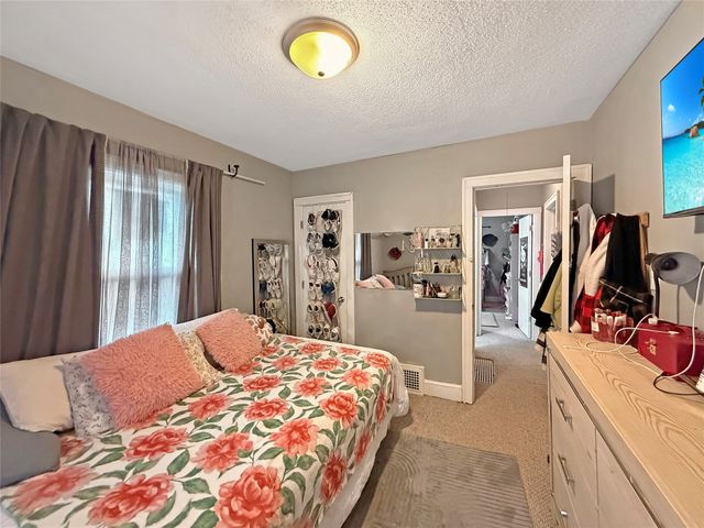 1211 56th Street, Des Moines, IA 50311