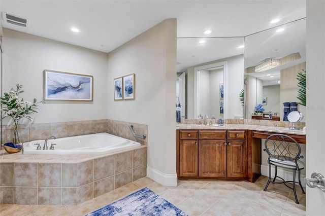 130 RIVIERA DUNES WAY 804, Palmetto, FL 34221