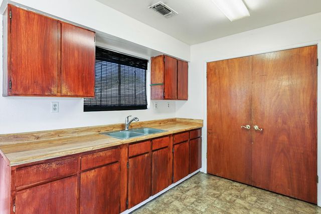 180 Monroe Street, Coalinga, CA 93210