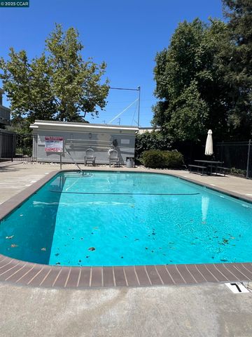 951 Bancroft Rd 212, Concord, CA 94518