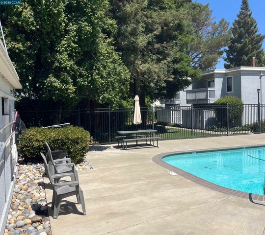 951 Bancroft Rd 212, Concord, CA 94518
