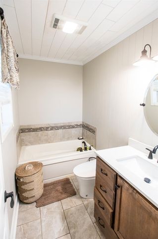 801 Hyland Drive, Lockport, LA 70374