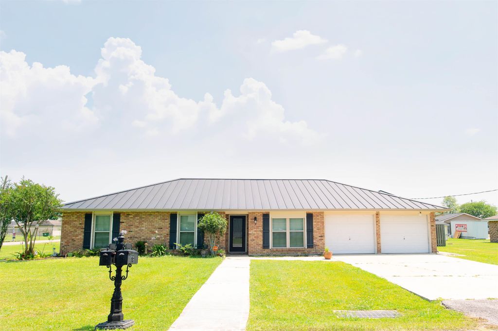 801 Hyland Drive, Lockport, LA 70374