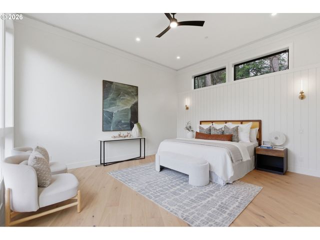 6233 Sw HAMILTON Way, Portland, OR 97221