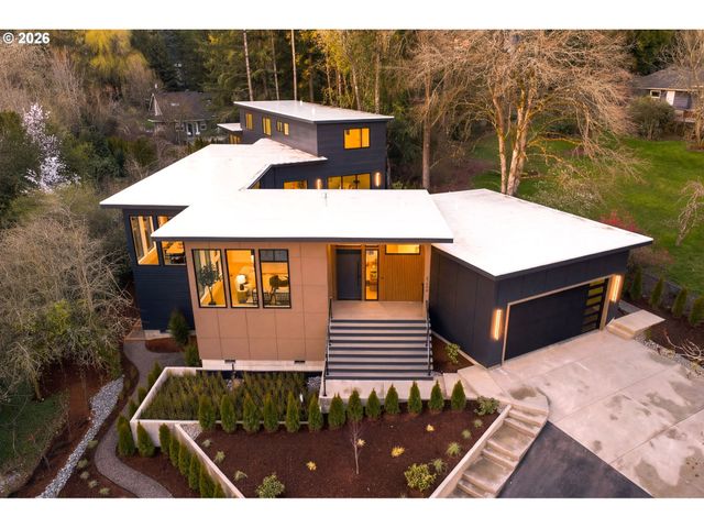6233 Sw HAMILTON Way, Portland, OR 97221