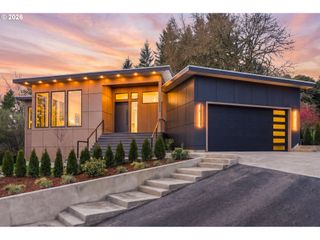6233 Sw HAMILTON Way, Portland, OR 97221