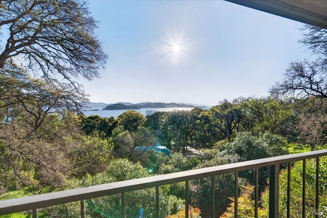 2495 Eastlake Dr, Kelseyville, CA 95451