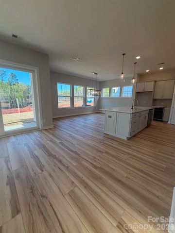 6108 Westheart Way, Charlotte, NC 28278